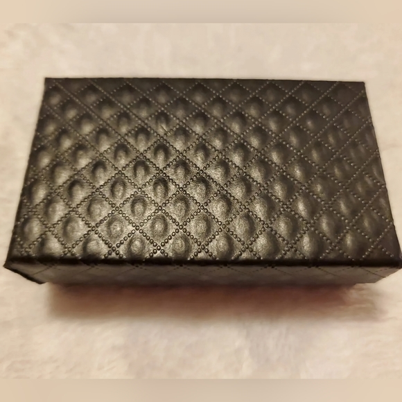 🚫SOLD🚫NIB Faux Druzy Quartz Round Stud Pierced Earring Set of 6 Pair - Picture 3 of 4